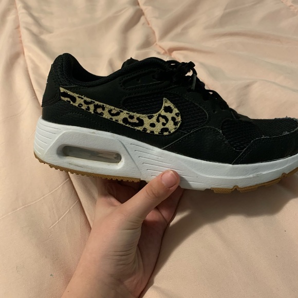 Women's size 7 Black Nike Sneakers with Leopard Accent - Picture 5 of 5